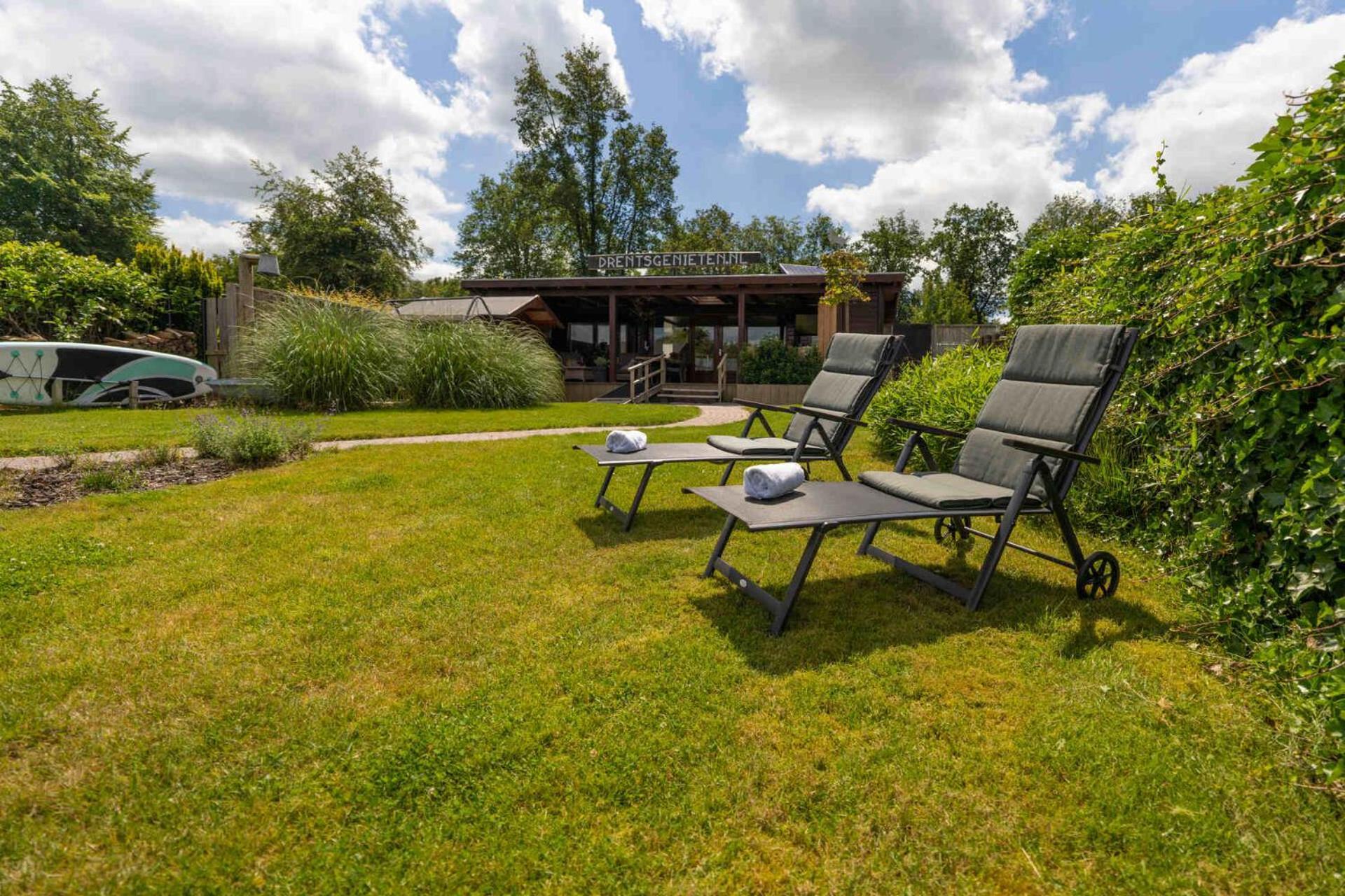 Drents Genieten - Lavendelheide Met Uitzicht Op Het Water Erm Exterior foto